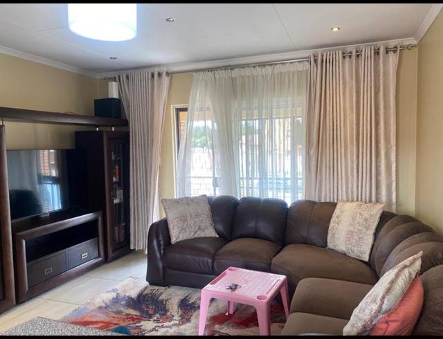 2 BEDROOM PROPERTY TO RENT IN NOORDWYK